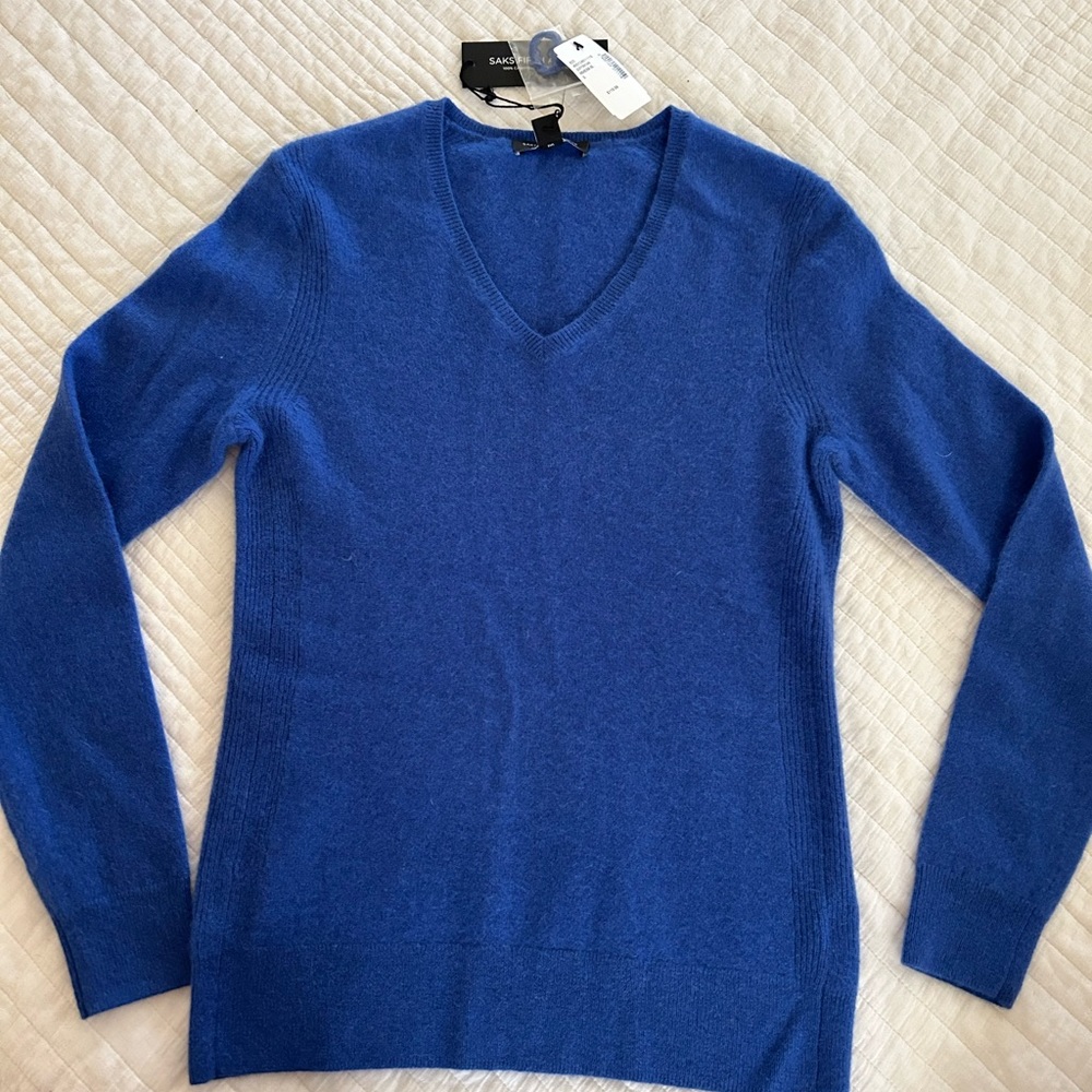 100% Cashmere sweater